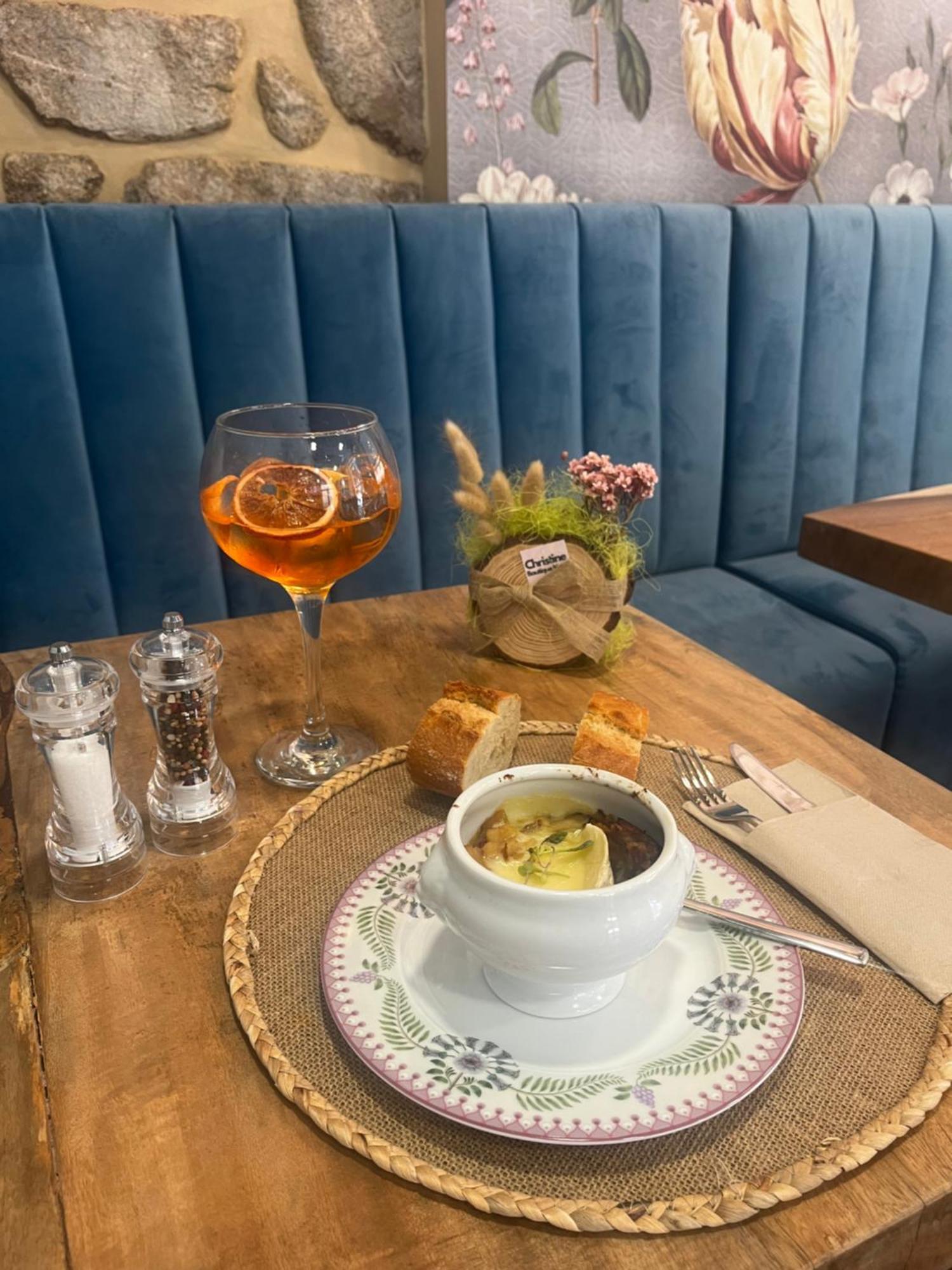 El Barraco Christine Boutique Hotel מראה חיצוני תמונה