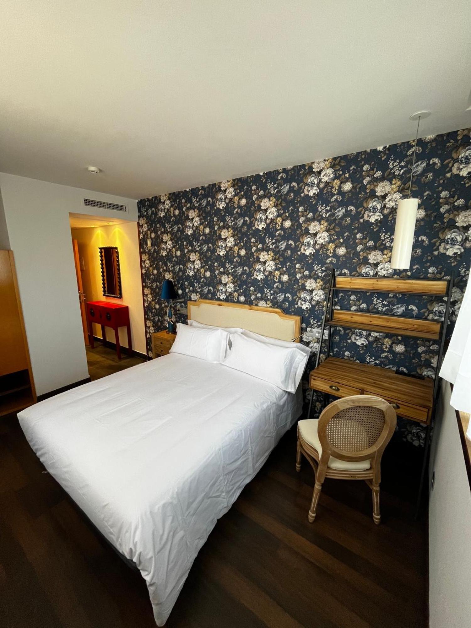 El Barraco Christine Boutique Hotel מראה חיצוני תמונה
